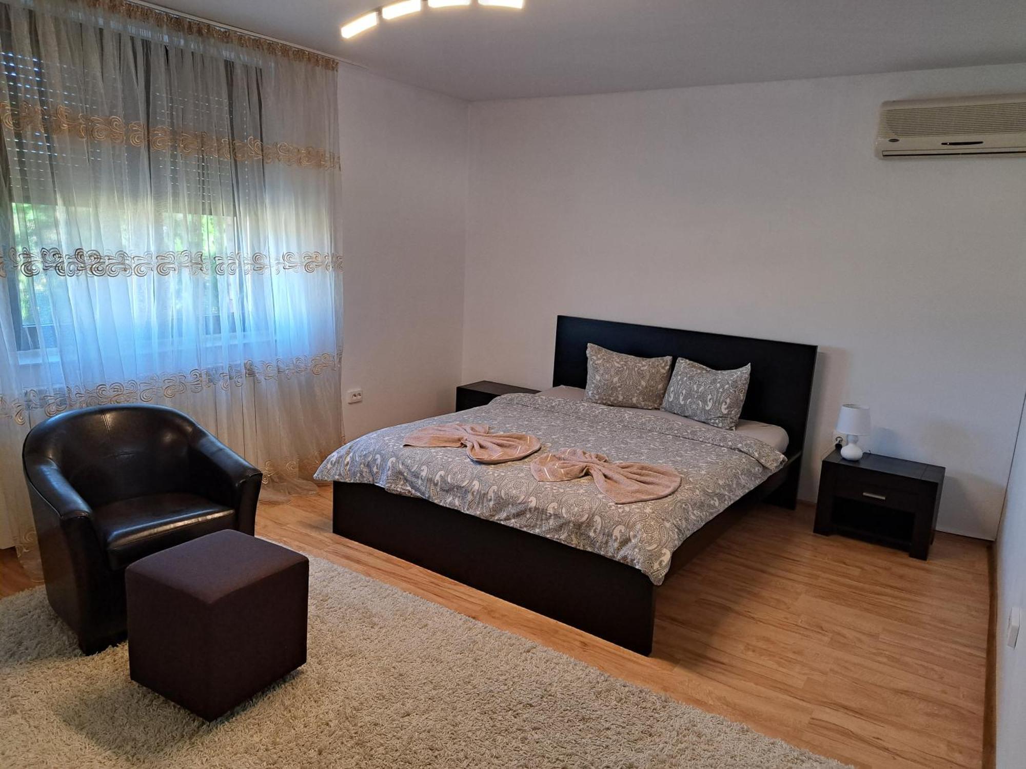 Penthouse Daniela - 3 Rooms In A Spacious Central Apartment Târgu-Mureş Extérieur photo